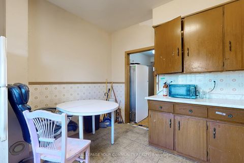 Photo 10 at 134 Brunswick Avenue, University, Toronto