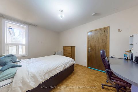 Photo 13 at 134 Brunswick Avenue, University, Toronto