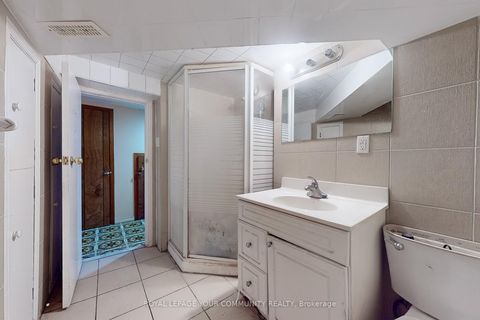 Photo 27 at 134 Brunswick Avenue, University, Toronto