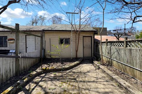 Photo 33 at 134 Brunswick Avenue, University, Toronto