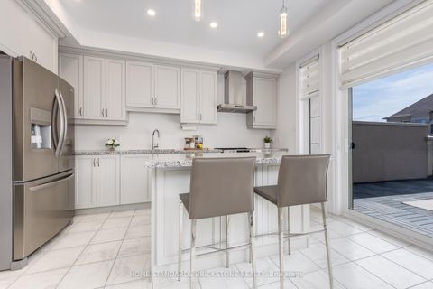 Photo 16 at 54 Campobello Street, Patterson, Vaughan