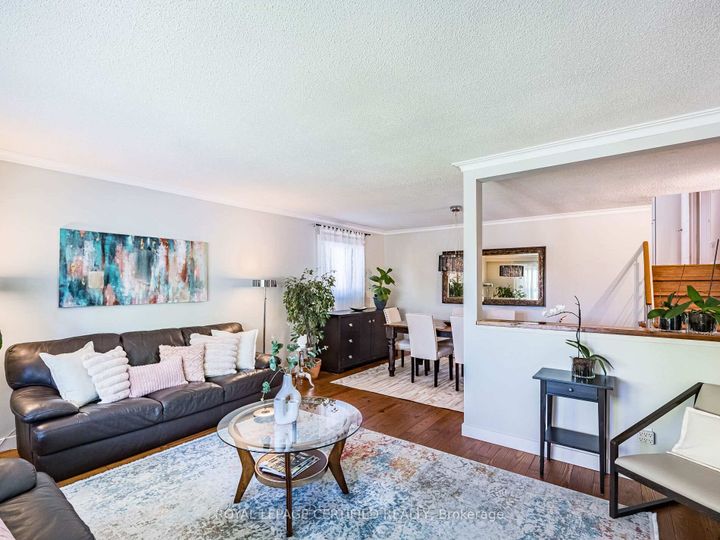Photo 14 at 3525 Burningelm Crescent, Applewood, Mississauga
