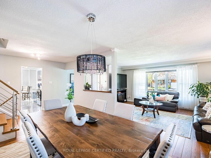 Photo 18 at 3525 Burningelm Crescent, Applewood, Mississauga