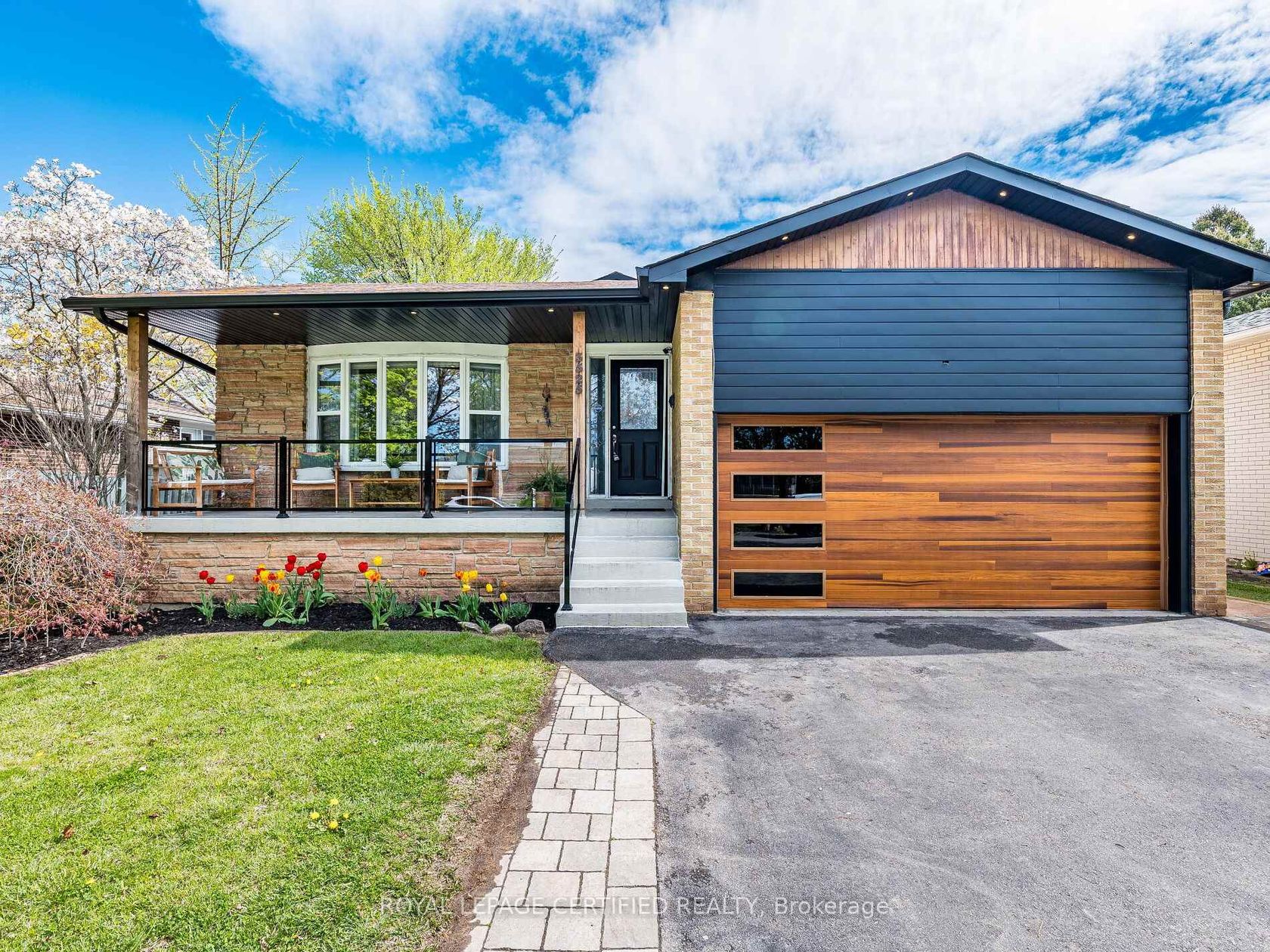 3525 Burningelm Crescent, Applewood, Mississauga 2