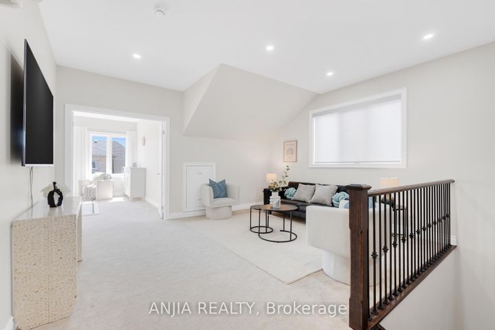 Photo 28 at 9 Mario Avenue, Cachet, Markham