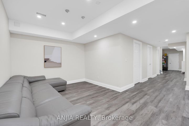 Photo 37 at 9 Mario Avenue, Cachet, Markham