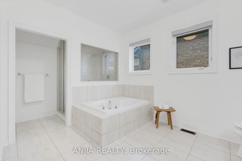 Photo 33 at 9 Mario Avenue, Cachet, Markham