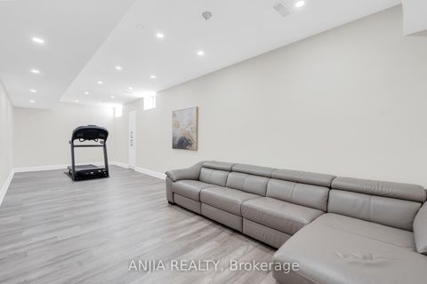 Photo 36 at 9 Mario Avenue, Cachet, Markham