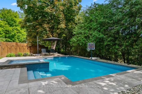 Photo 31 at 138 Cavendish Court, MO Morrison, Oakville