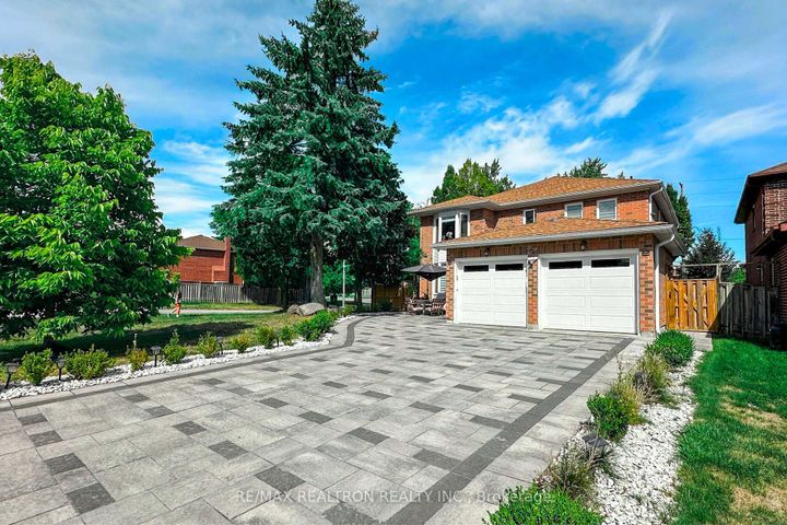 Photo 3 at 1223 Fawndale Road, Rougemount, Pickering