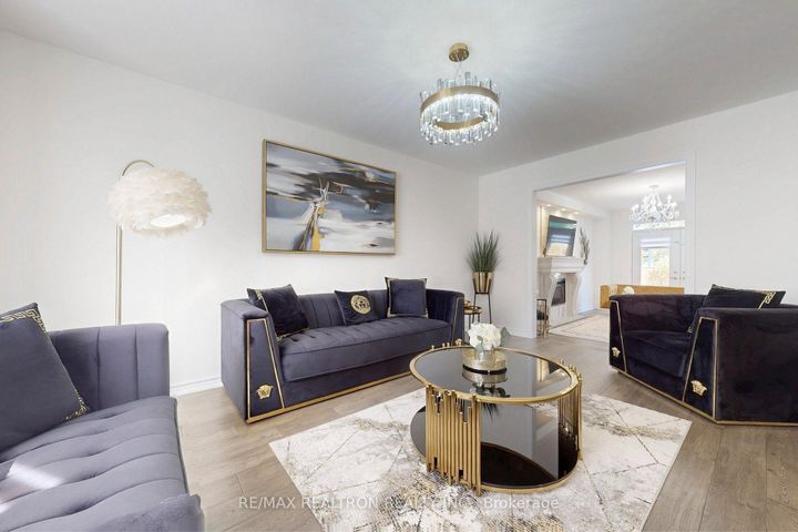 Photo 10 at 1223 Fawndale Road, Rougemount, Pickering