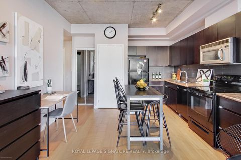 Photo 3 at 711 - 38 Niagara Street, Waterfront Communities C1, Toronto