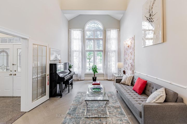Photo 3 at 216 Boake Trail, Bayview Hill, Richmond Hill