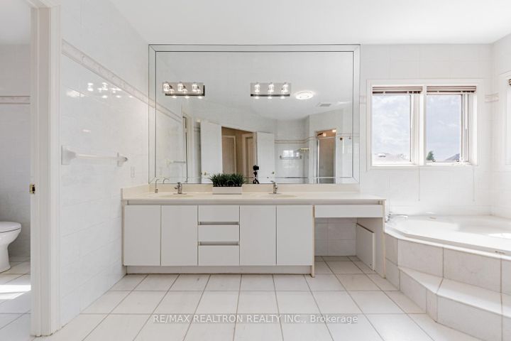 Photo 21 at 216 Boake Trail, Bayview Hill, Richmond Hill