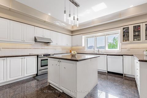 Photo 7 at 216 Boake Trail, Bayview Hill, Richmond Hill