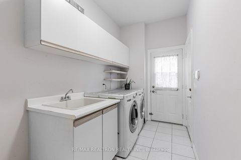Photo 14 at 216 Boake Trail, Bayview Hill, Richmond Hill