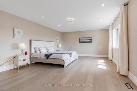 Photo 16 at 216 Boake Trail, Bayview Hill, Richmond Hill