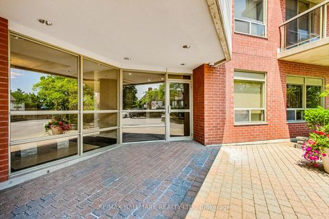 Photo 4 at 405 - 800 Sheppard Avenue W, Bathurst Manor, Toronto