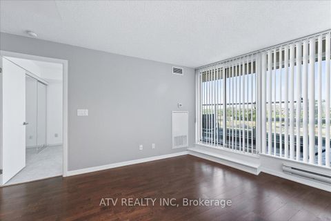 Photo 14 at 961 - 209 Fort York Boulevard, Niagara, Toronto