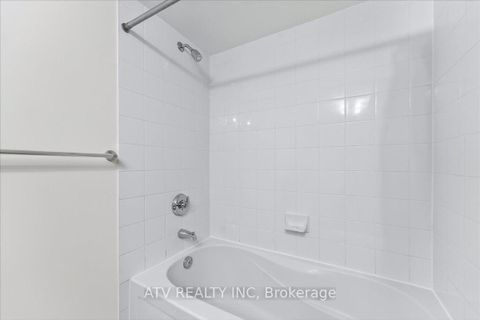 Photo 19 at 961 - 209 Fort York Boulevard, Niagara, Toronto