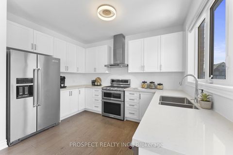Photo 15 at 42 Ryerson Drive, Kleinburg, Vaughan