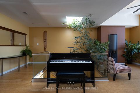Photo 3 at 432 Queen Street E, Regent Park, Toronto