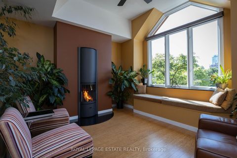 Photo 4 at 432 Queen Street E, Regent Park, Toronto