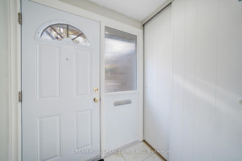 Photo 2 at 106 - 850 Huntingwood Drive, L'Amoreaux, Toronto
