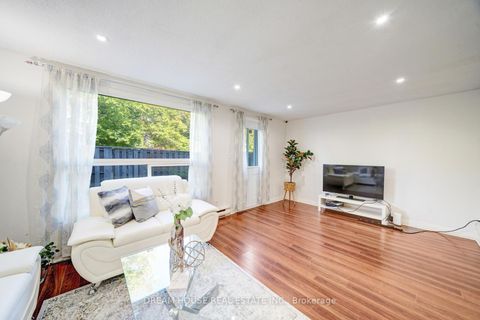 Photo 8 at 106 - 850 Huntingwood Drive, L'Amoreaux, Toronto