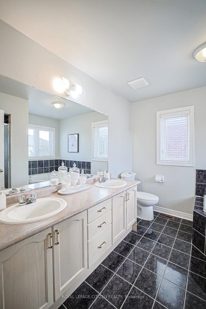 Photo 24 at 31 Burnhaven Avenue, Maple, Vaughan