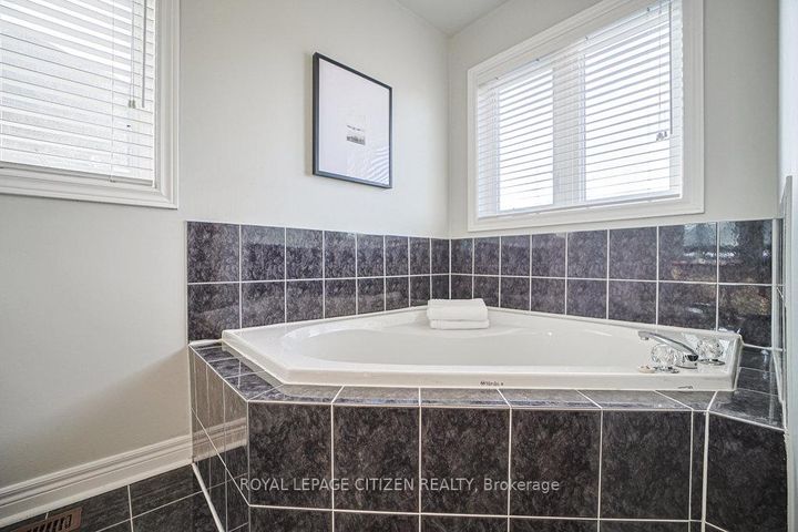 Photo 26 at 31 Burnhaven Avenue, Maple, Vaughan