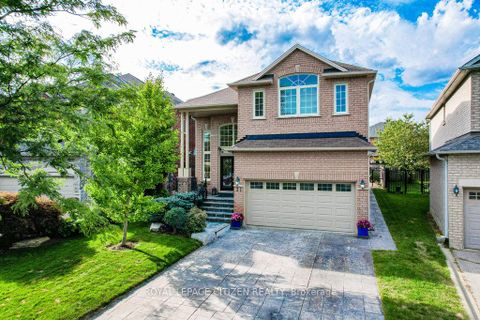 Photo 4 at 31 Burnhaven Avenue, Maple, Vaughan