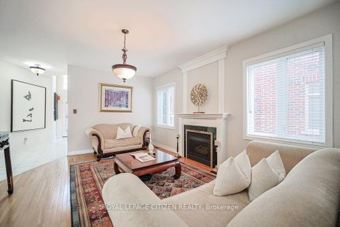 Photo 7 at 31 Burnhaven Avenue, Maple, Vaughan