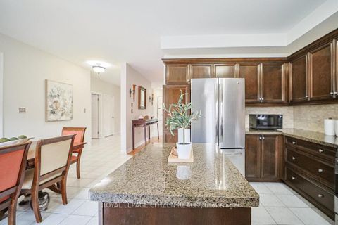 Photo 13 at 31 Burnhaven Avenue, Maple, Vaughan