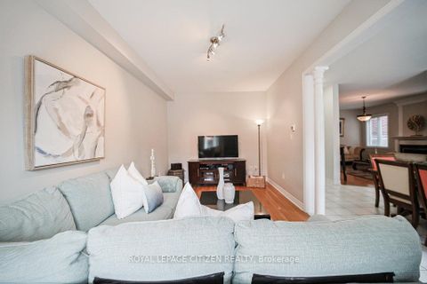 Photo 18 at 31 Burnhaven Avenue, Maple, Vaughan