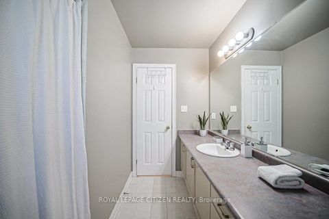 Photo 34 at 31 Burnhaven Avenue, Maple, Vaughan
