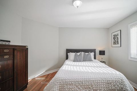 Photo 36 at 31 Burnhaven Avenue, Maple, Vaughan