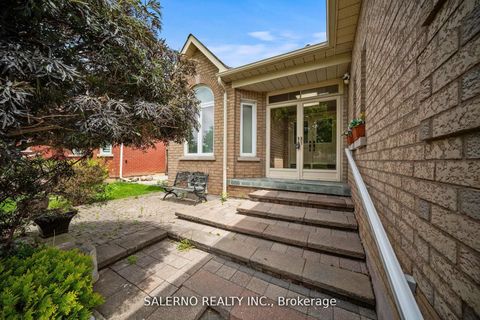 Photo 3 at 25 Lockheed Avenue, Maple, Vaughan