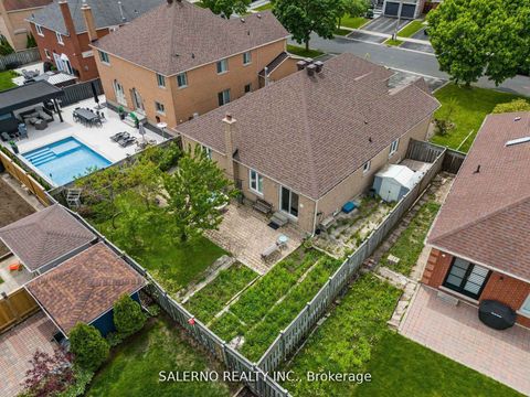 Photo 37 at 25 Lockheed Avenue, Maple, Vaughan
