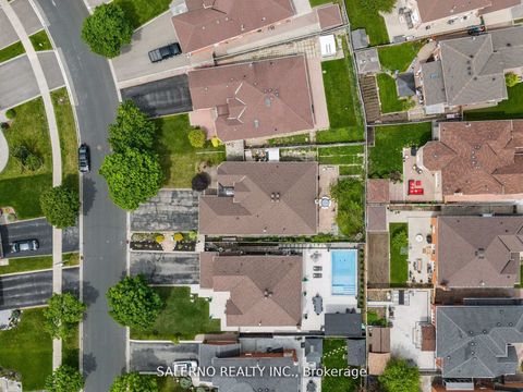 Photo 39 at 25 Lockheed Avenue, Maple, Vaughan