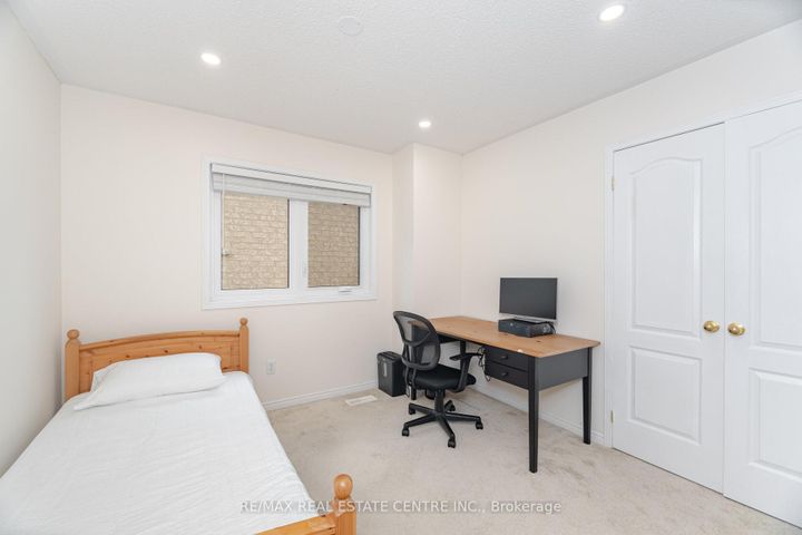 Photo 25 at 2931 Gardenview Crescent, Central Erin Mills, Mississauga