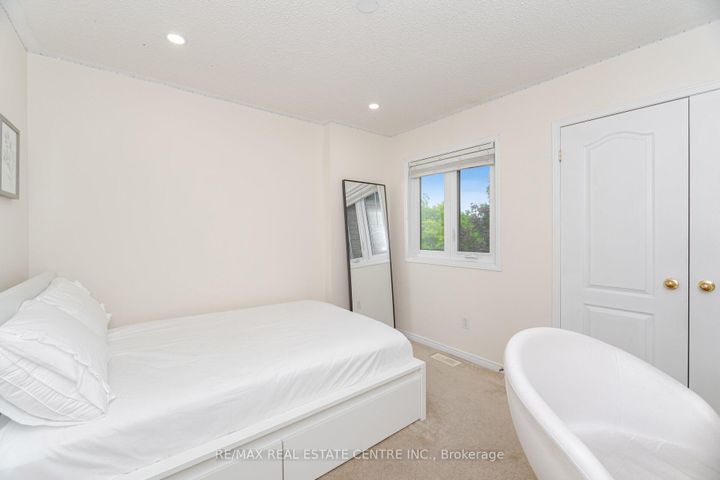 Photo 27 at 2931 Gardenview Crescent, Central Erin Mills, Mississauga
