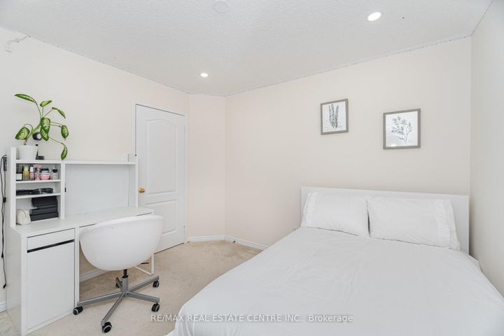 Photo 28 at 2931 Gardenview Crescent, Central Erin Mills, Mississauga