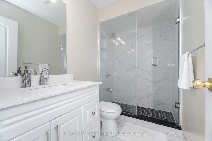 Photo 29 at 2931 Gardenview Crescent, Central Erin Mills, Mississauga