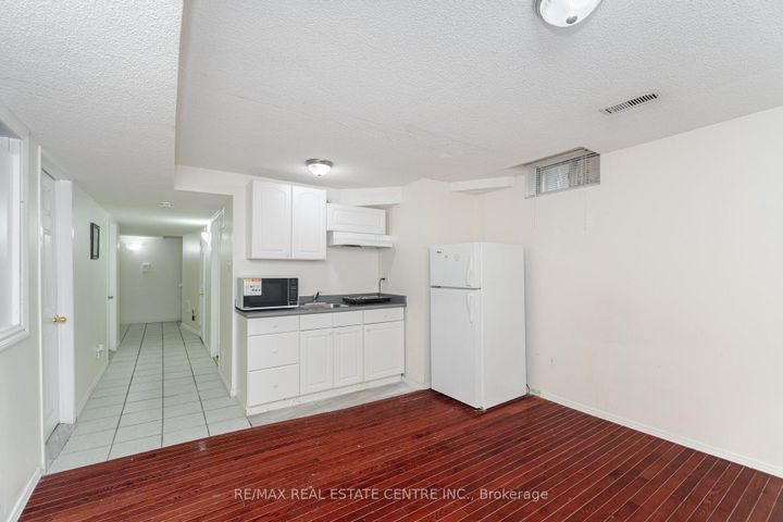Photo 31 at 2931 Gardenview Crescent, Central Erin Mills, Mississauga