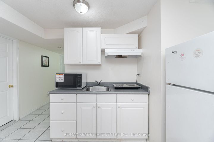 Photo 33 at 2931 Gardenview Crescent, Central Erin Mills, Mississauga