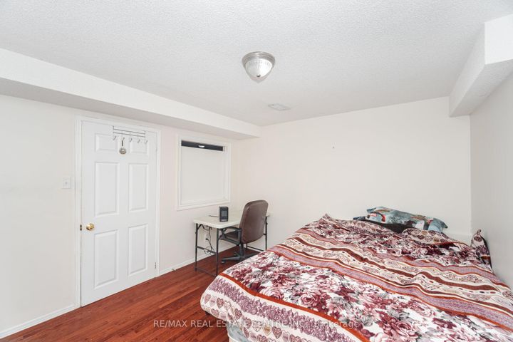 Photo 34 at 2931 Gardenview Crescent, Central Erin Mills, Mississauga