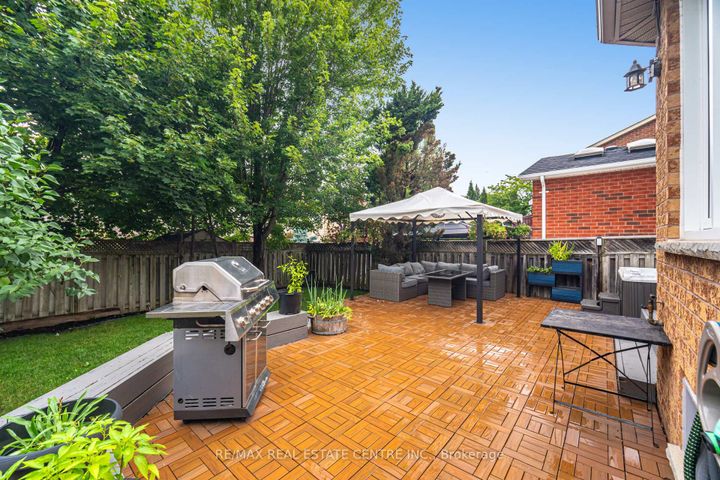 Photo 39 at 2931 Gardenview Crescent, Central Erin Mills, Mississauga