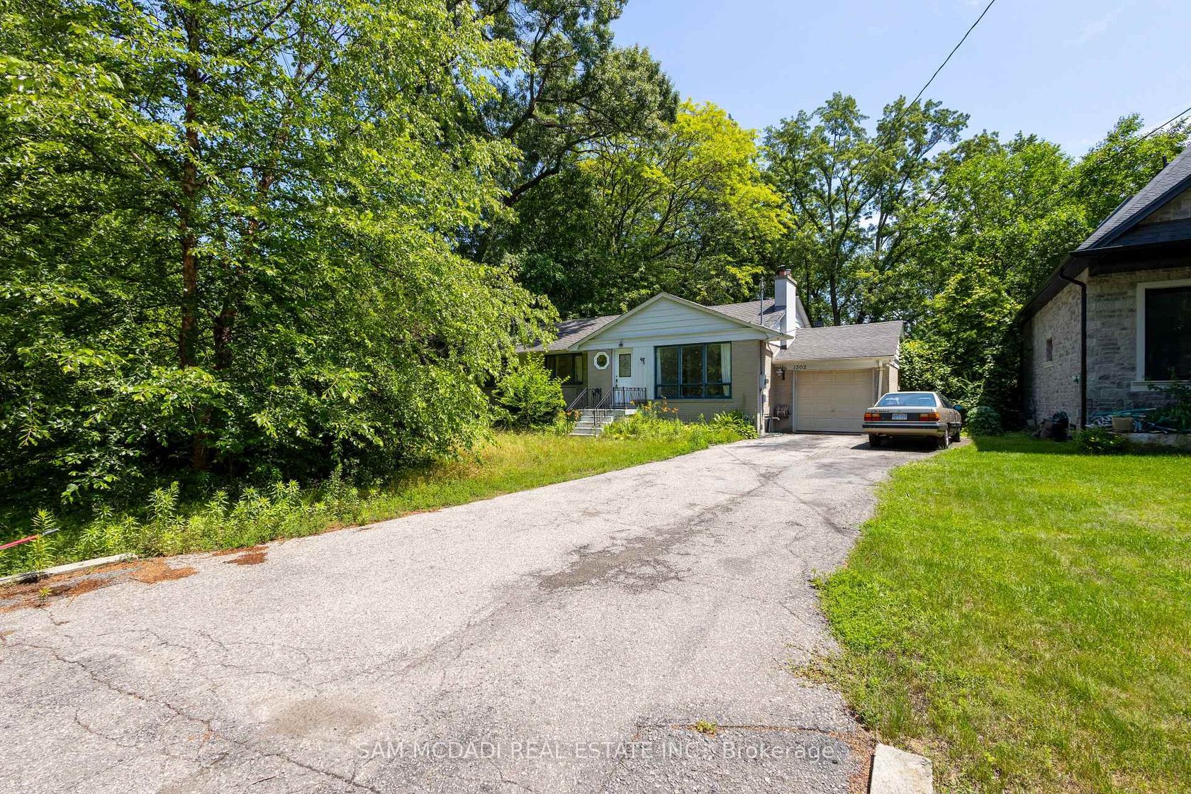 1302 Martley Drive, Lorne Park, Mississauga 