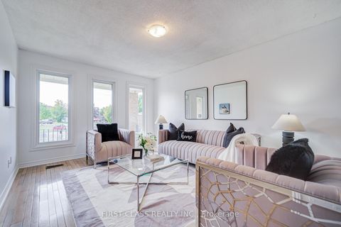 Photo 4 at 53 Treetops Court, Milliken, Toronto